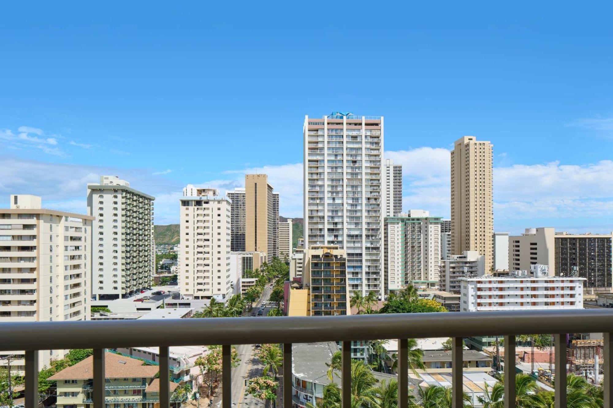 Outrigger Waikiki Paradise Hotel Гонолулу Екстер'єр фото